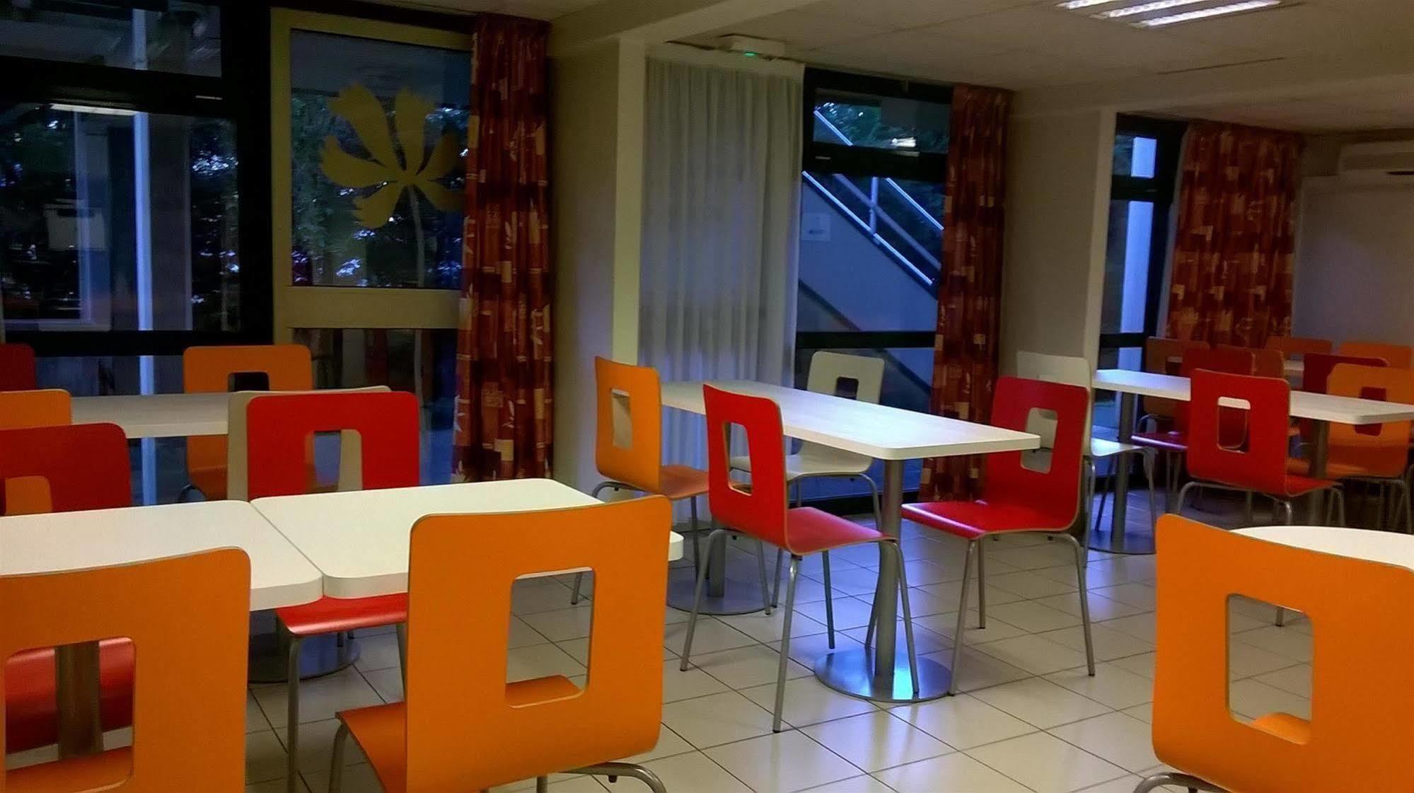 Premiere Classe Dreux Buitenkant foto